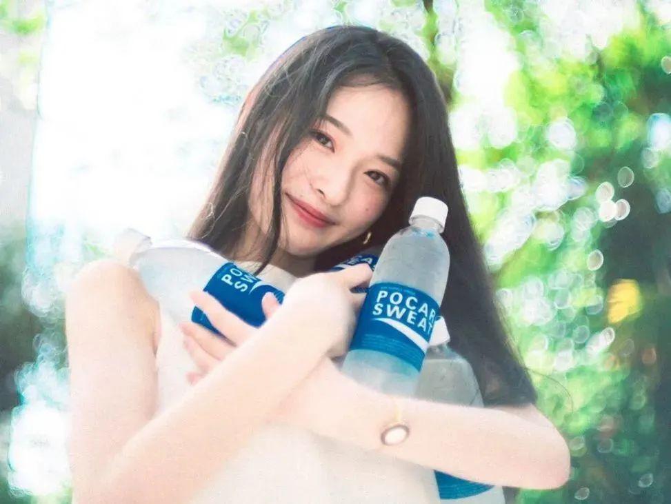 明星校花日常趣事揭秘，校園生活的璀璨光芒