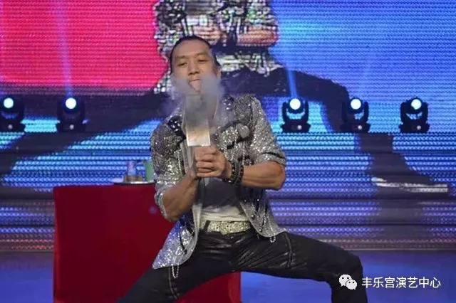 最新娛樂資訊,最新娛樂資訊，聚焦娛樂熱點，多元觀點下的探討