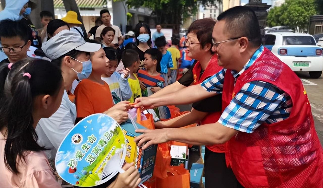 ?？诰W(wǎng)約車最新動態(tài)，如何成為?？诰W(wǎng)約車司機——詳細步驟指南