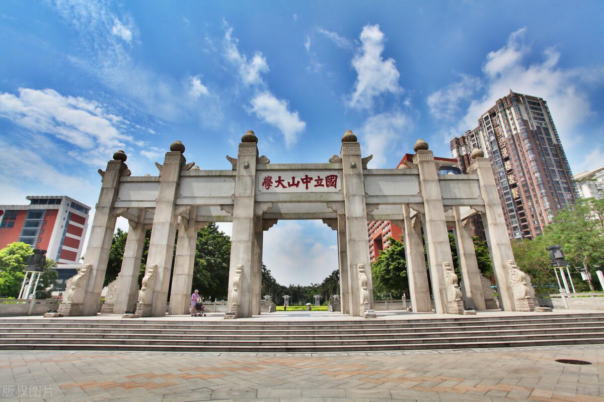 最新校園偶像劇，勵(lì)志之旅中的自信與成就感的綻放